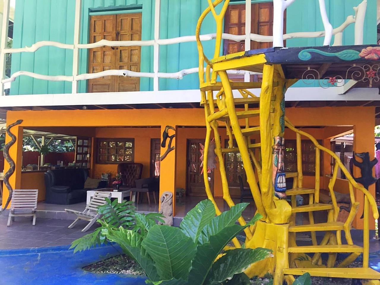 Madre Selva Hostel Puerto Viejo de Talamanca Екстериор снимка