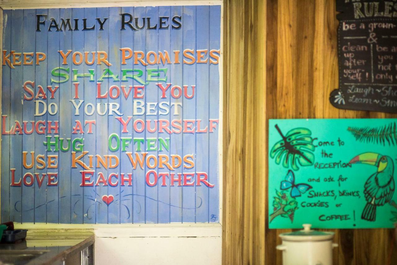Madre Selva Hostel Puerto Viejo de Talamanca Екстериор снимка